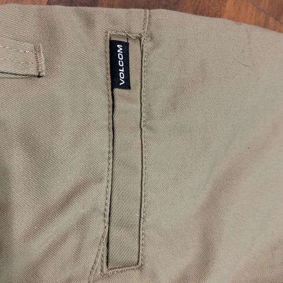 Boys 10/12 Volcom shorts and Polo t-shirt - Picture 7 of 9